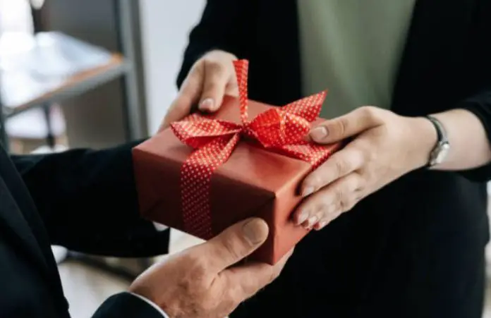 Selecting The Right Gift For Your Boss