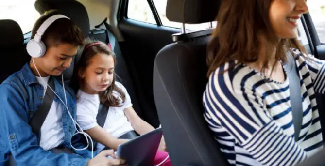 How To Keep Children Busy During Long Car Rides And Driving