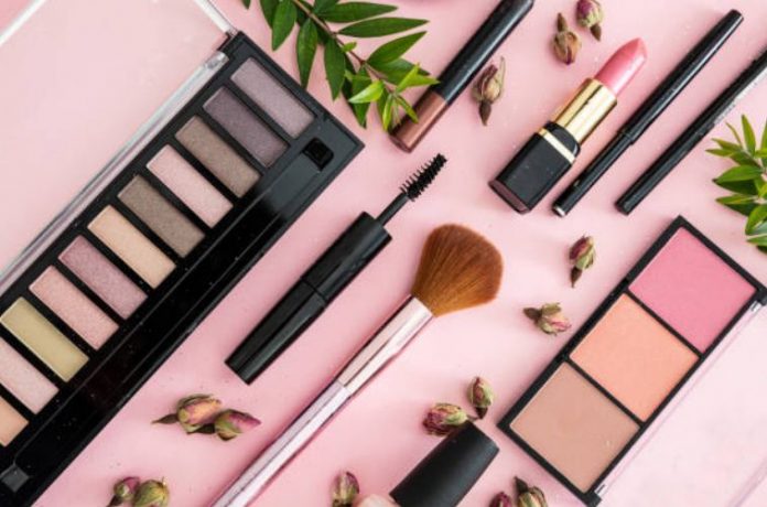 How Industrial Cosmetics Can Harm The Skin And Body