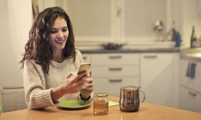 How Social Media Can Help Women Be Successful In Relationships