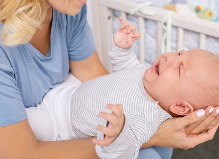 8 Ways To Survive Colic Days