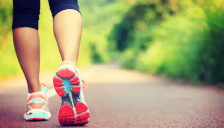 Walking To Keep Fit. How To Keep Fit With Daily Walks.
