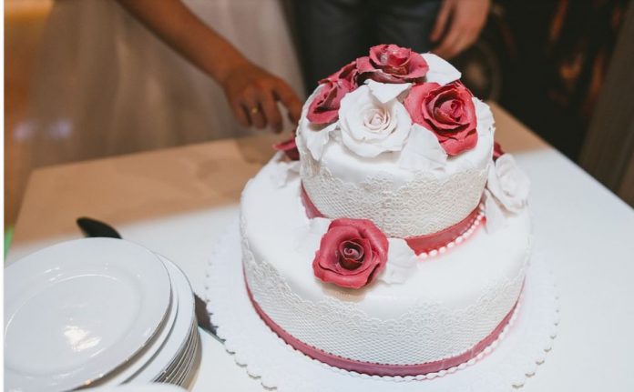 How To Choose A Fall Wedding Cake