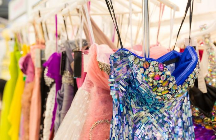 Selecting The Women’s Evening Dress