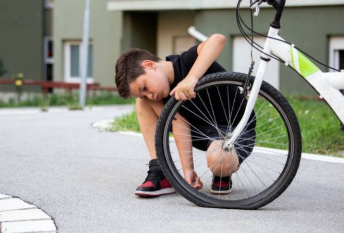 Resourceful Ways To Fix A Flat Tire When Cycling