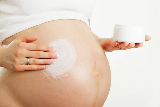 How To Deal With Pregnancy Stretch Marks