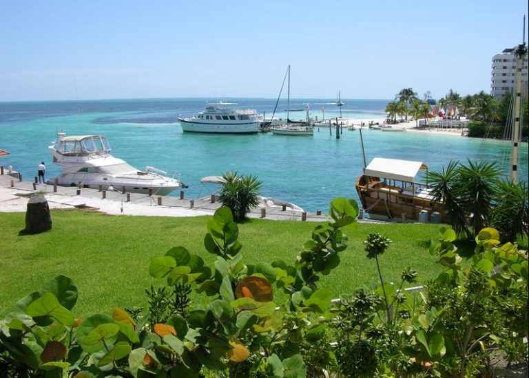 Escape to America’s Top Summer Beach Spots