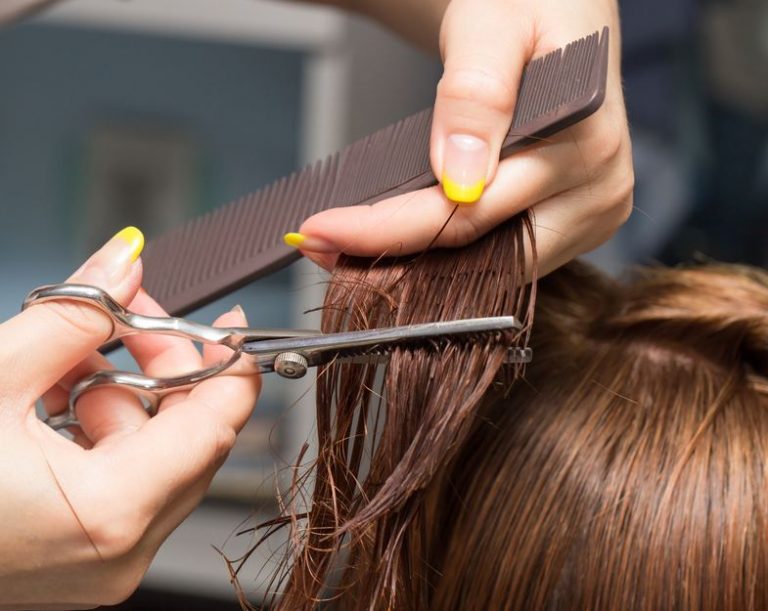 Best Ways Of Trimming Your Hair