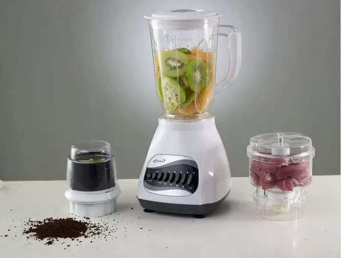 How To Buy The Best Blenders, Juicers, And Mixers