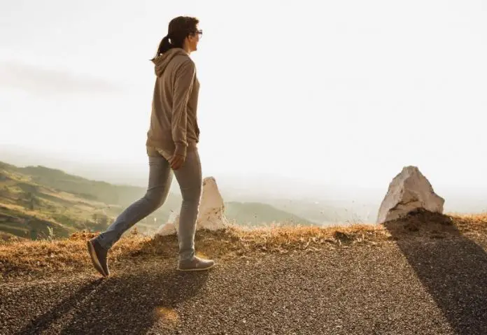 10 Sure Ways to Perform Mindful Walking Meditation to Reduce Stress