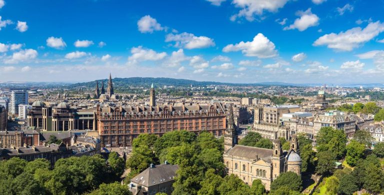 Visit Edinburgh – A Magical City Worth Visiting