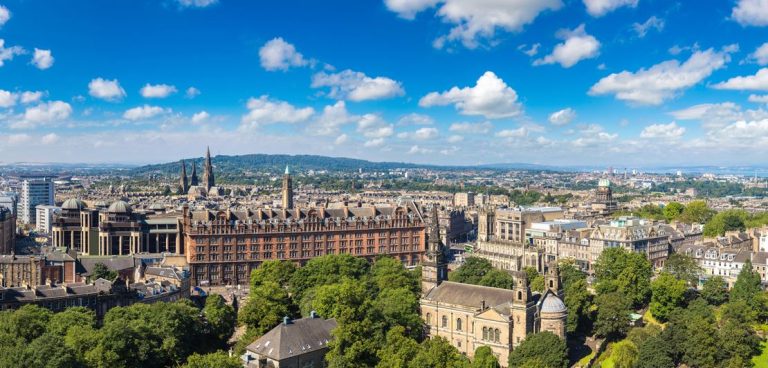 Visit Edinburgh – A Magical City Worth Visiting